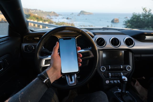 Effectively Utilizing Social Media to Sell Your Car